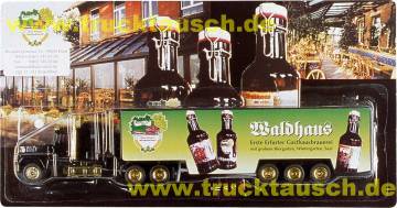 Waldhaus Erfurt mit Logo und 3 Flaschen