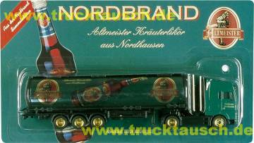 Nordbrand Nordhausen Altmeister, mit 2 Logos und schräger Flasche