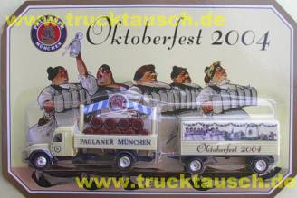 Paulaner Oktoberfest 2004, 2/3, 5 Kellnerinen, LKW: Fässer und Werbeschild, Hänger: Plane